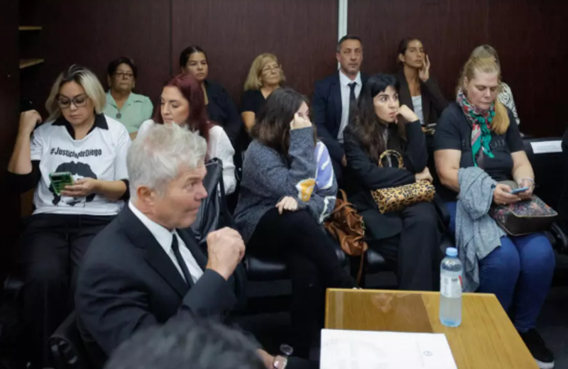 Allanaron una clínica y Swiss Medical por una presunta confusión en los estudios médicos de Maradona