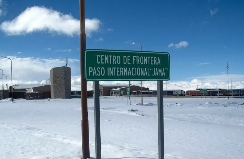 Cierre del Paso de Jama: refuerzan controles en Purmamarca y Volcán