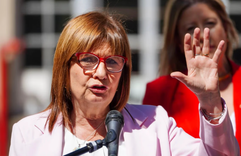 Bullrich negó tener un vínculo personal con el comisario señalado por los incidentes frente al Congreso