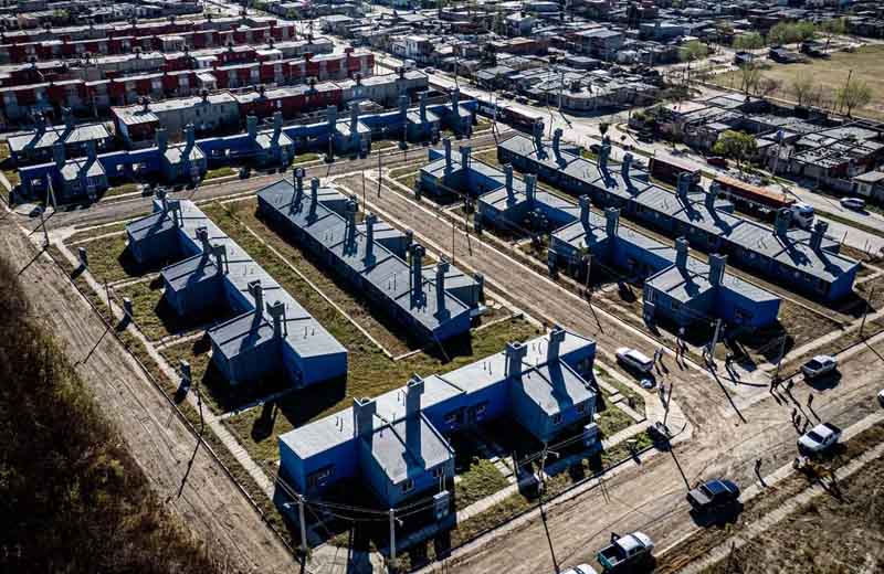 Reactivan las obras de 45 viviendas en Alto Comedero con expectativas de entregarse en tres meses