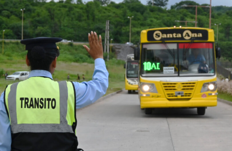 Atención conductores: restringen el estacionamiento sobre avenida 19 de Abril por la feria 