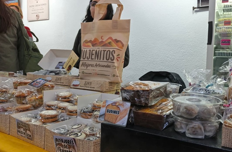 Alfajores de fernet y yerba mate: Las novedosas propuestas para visitar y probar en Biblioteca Popular