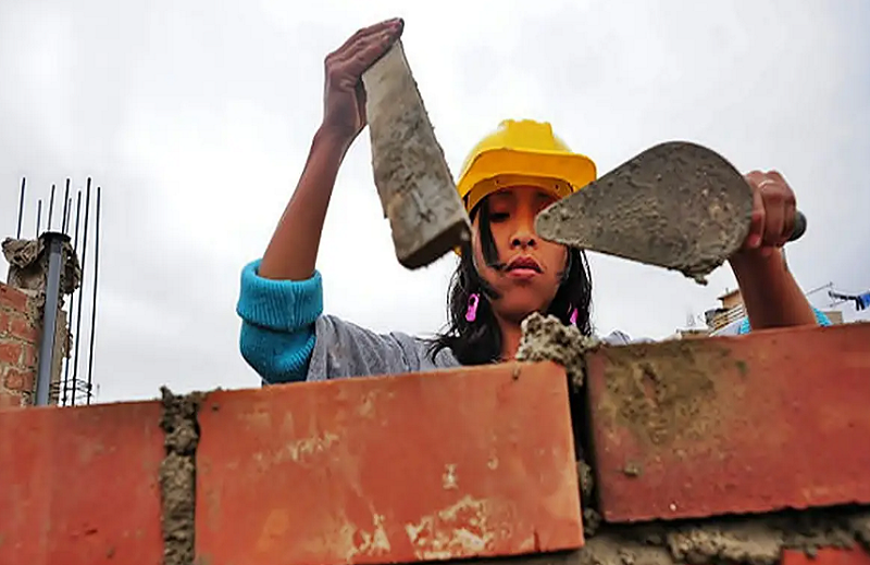 Un piso del 5% contra la segregación laboral: debaten el cupo femenino en la construcción en Jujuy