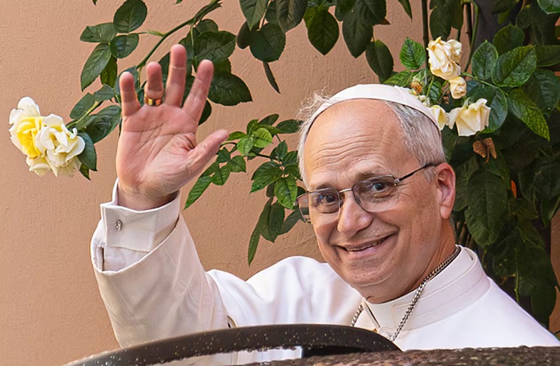 Ultiman detalles para la llegada del Papa al país: León XIV recibió al arzobispo de Mercedes-Luján en el Vaticano