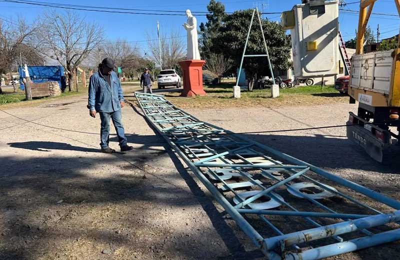 El viento derribó el cartel de acceso a Río Blanco en Palpalá