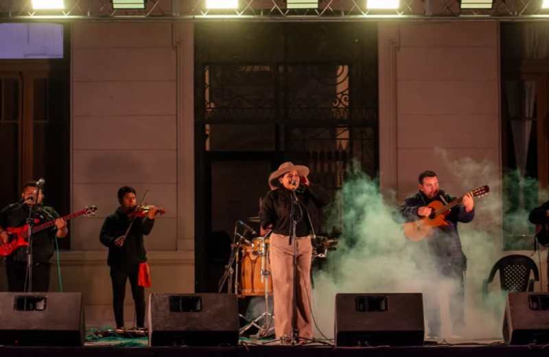 Vuelve la música a Plaza España: dos noches con artistas jujeños y entrada gratuita