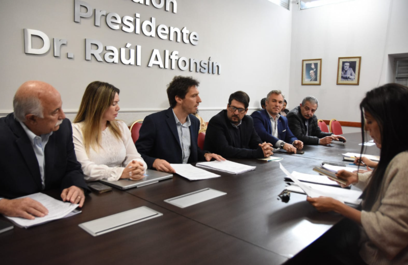 Avanza la nueva Ley de Farmacias en Jujuy: también impulsan crear el Día del Trabajador de la Construcción