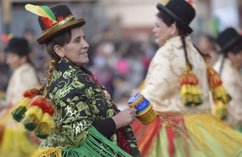 Permisos especiales para emprendedores en el desfile por la Independencia de Bolivia