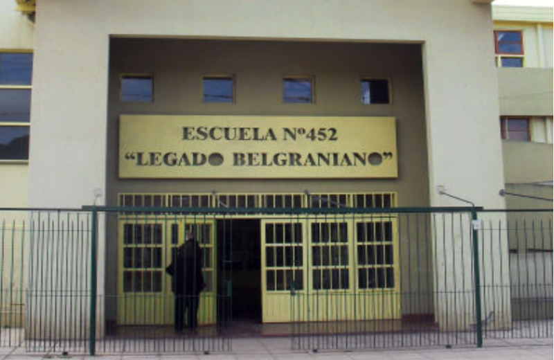 Frustraron un robo en una escuela de Campo Verde: demoraron a cinco personas, cuatro de ellas menores