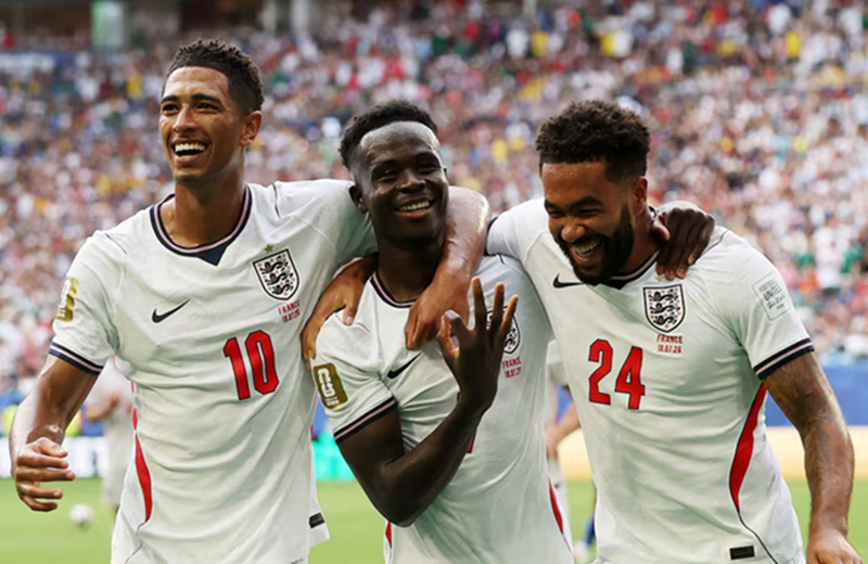 Locura en Miami: Inglaterra ganó 6-4 a Francia, Saka hizo un hat-trick y Mbappé superó a Messi en los Mundiales