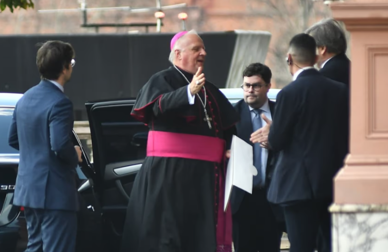 Milei recibió al nuevo nuncio apostólico y crecen las expectativas por una visita del papa León XIV a la Argentina