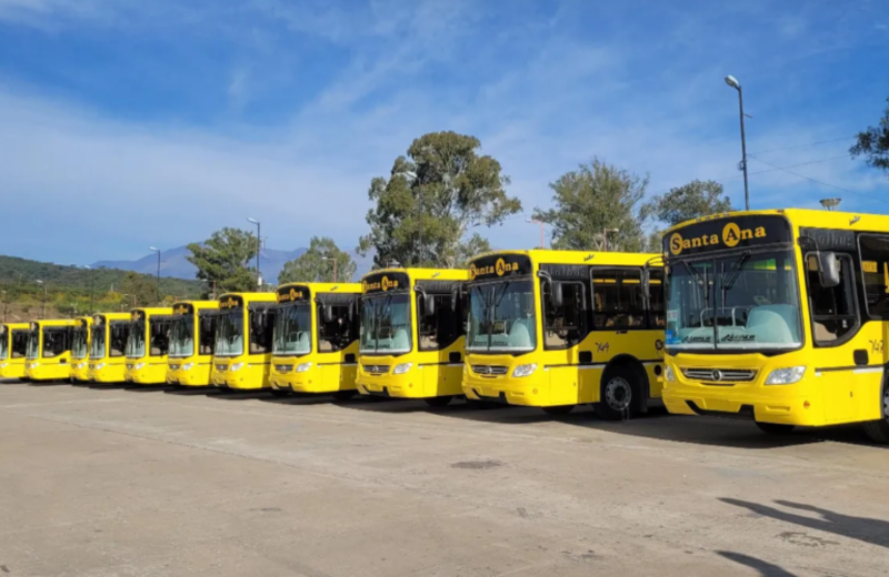Santa Ana avanza con el traspaso de personal y convoca a trabajadores de Unión Bus y Xibi Xibi