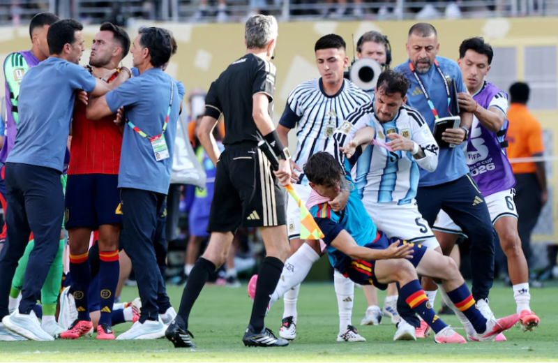 FIFA abrió un expediente contra la AFA y tres jugadores de la Selección: podrían recibir duras sanciones