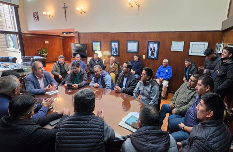 Bernis se reunió con 16 gremios de la CGT Ubaldini: la vivienda, entre los principales reclamos