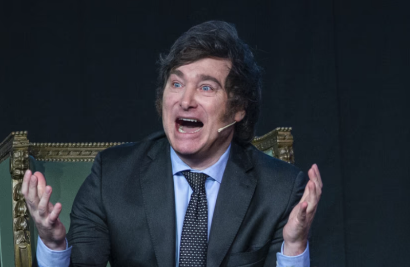 Milei volvió a cruzar al periodismo por la polémica sobre llegar a fin de mes