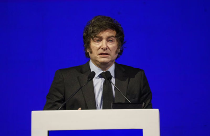 Milei apuntó contra el kirchnerismo y lanzó una advertencia electoral: “Me niego a creer que los argentinos voten hacia atrás”