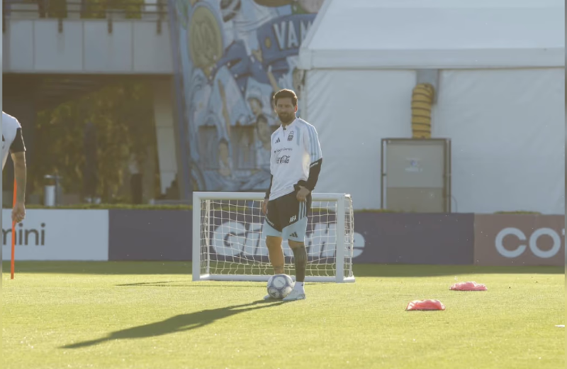 Messi tuvo su último entrenamiento con la Selección antes de su despedida ante Benín