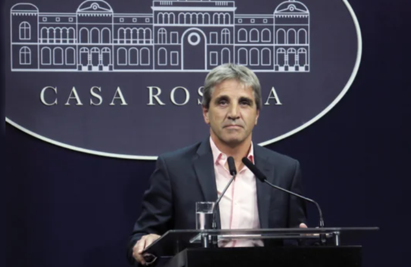La Justicia habilitó el recurso de casación contra el sobreseimiento de Luis Caputo