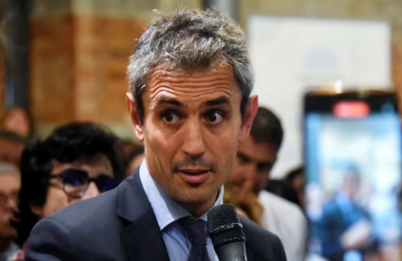 El Gobierno negocia con la oposición para evitar el rechazo del DNU 70/23 y analiza reflotar la Ley de Tierras