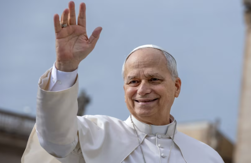 El papa León XIV recibió el alta hospitalaria tras una cirugía pulmonar