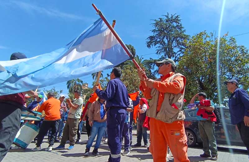 Reclamo en Vialidad: aseguran que cobran apenas $9.700 para trabajar en zonas inhóspitas