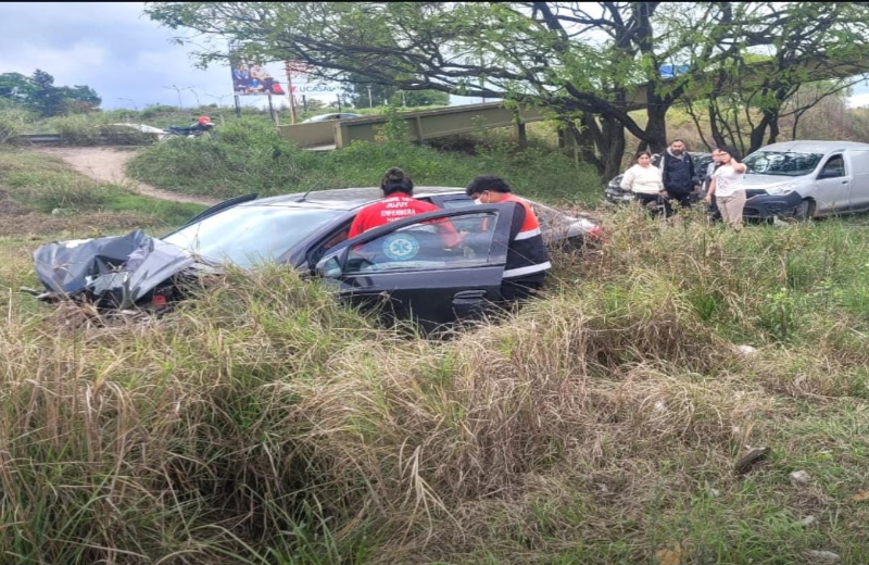 Choque y fuga en la Ruta 66: un camión habría escapado tras impactar contra un auto