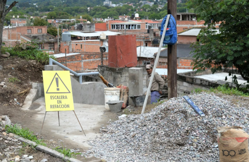 Avanzan las obras en las escaleras que conectan los barrio centro  y Belgrano: Ya alcanzan el 70%