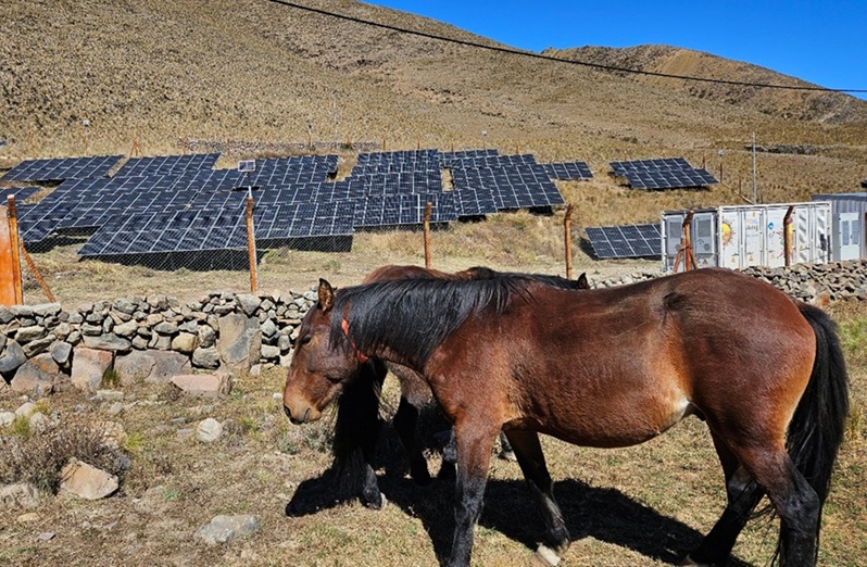 El pueblo solar Santa Ana recibió el premio a la Excelencia Energética