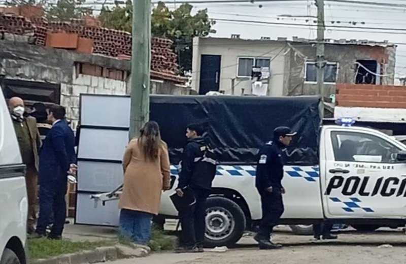 Investigan las causas de la muerte de una pareja hallada sin vida en barrio Malvinas