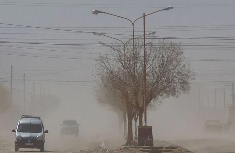 Alerta por viento zonda y fuertes ráfagas para la mitad de la provincia durante el fin de semana