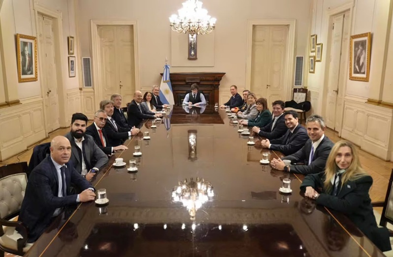Milei convocó a su gabinete para analizar las repercusiones por Malvinas y el Presupuesto 2027